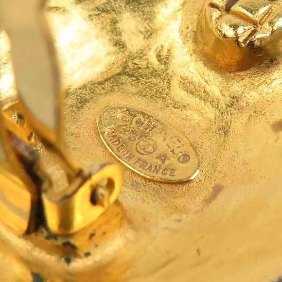 Auth CHANEL Vintage CC Logo Clip on Earrings Gold Metal - e60126a - Picture 11 of 11